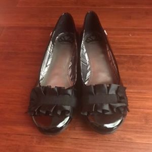 Black Ruffle Flats
